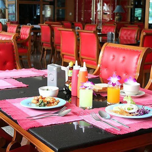 Chateau Chiangmai Hotel Чиангмай Екстериор снимка