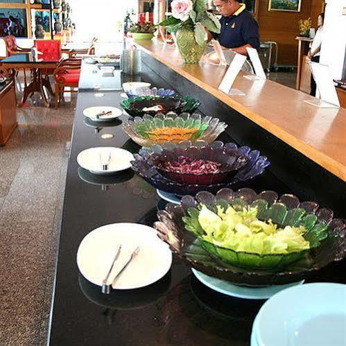 Chateau Chiangmai Hotel Чиангмай Екстериор снимка